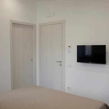 Donna Elena Rooms Sant'Egidio del Monte Albino Exterior photo